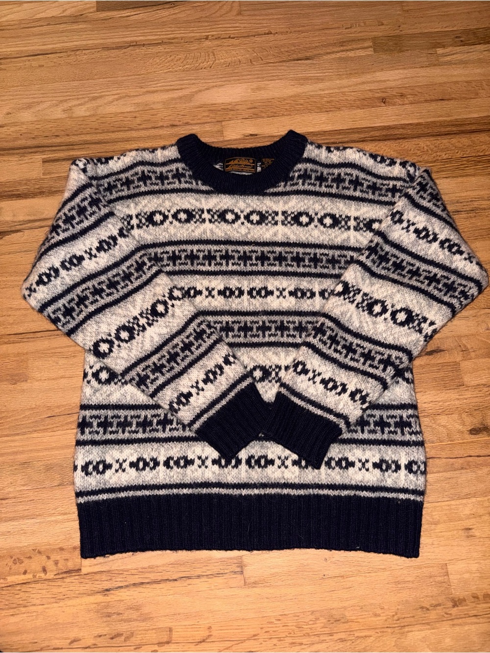 Eddie Bauer Fair Isle Wool Blend Sweater – Medium – Navy & Cream - Size Medium